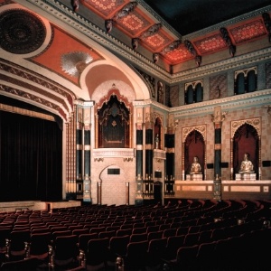 oriental_theater_milwaukee-175873-edited.jpg