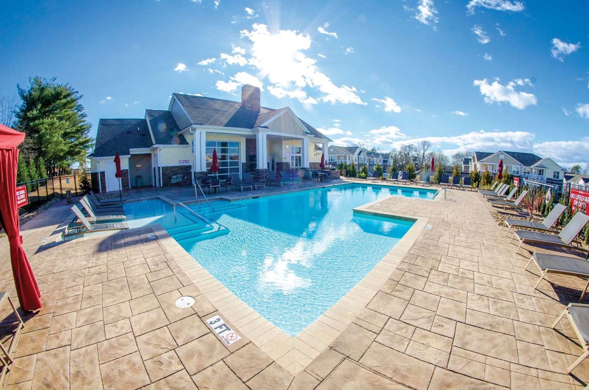 Springs at Greenville: Resort-style swimming pool
